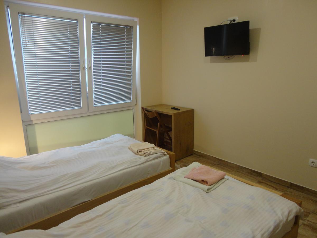 Bed and Breakfast Prenociste "Magnus" Slavonski Brod Exterior foto