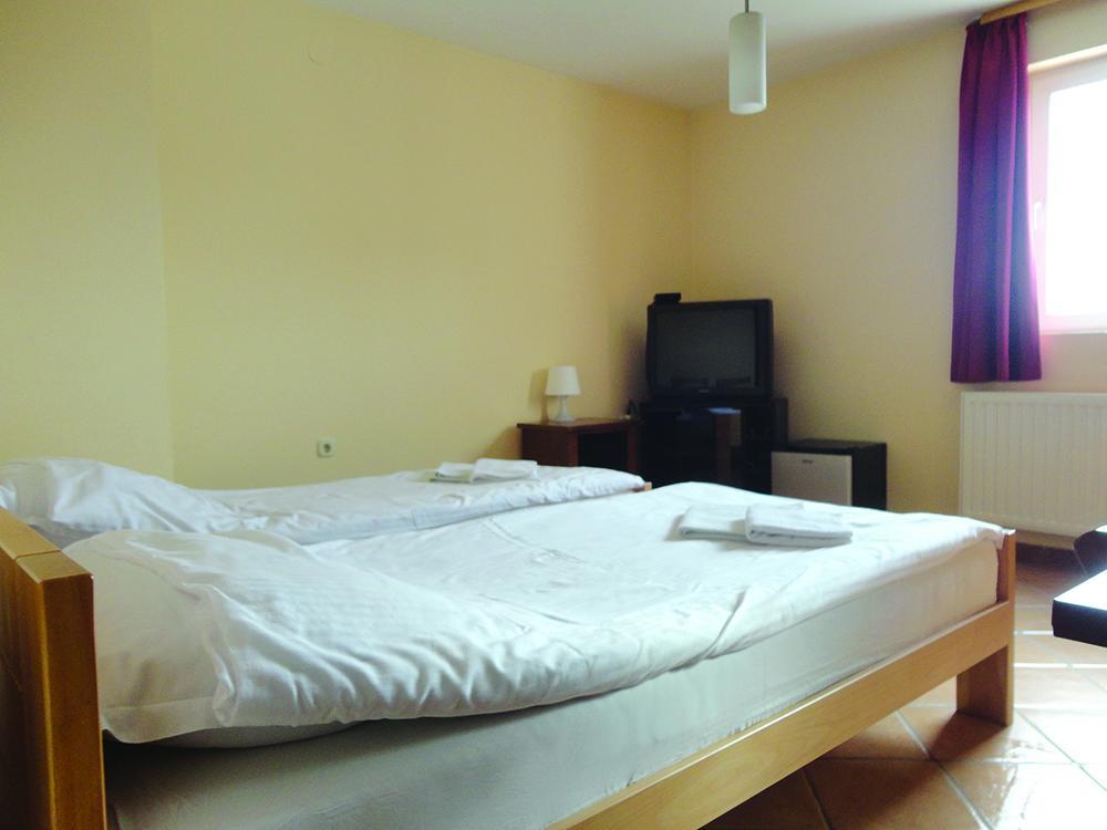Bed and Breakfast Prenociste "Magnus" Slavonski Brod Exterior foto