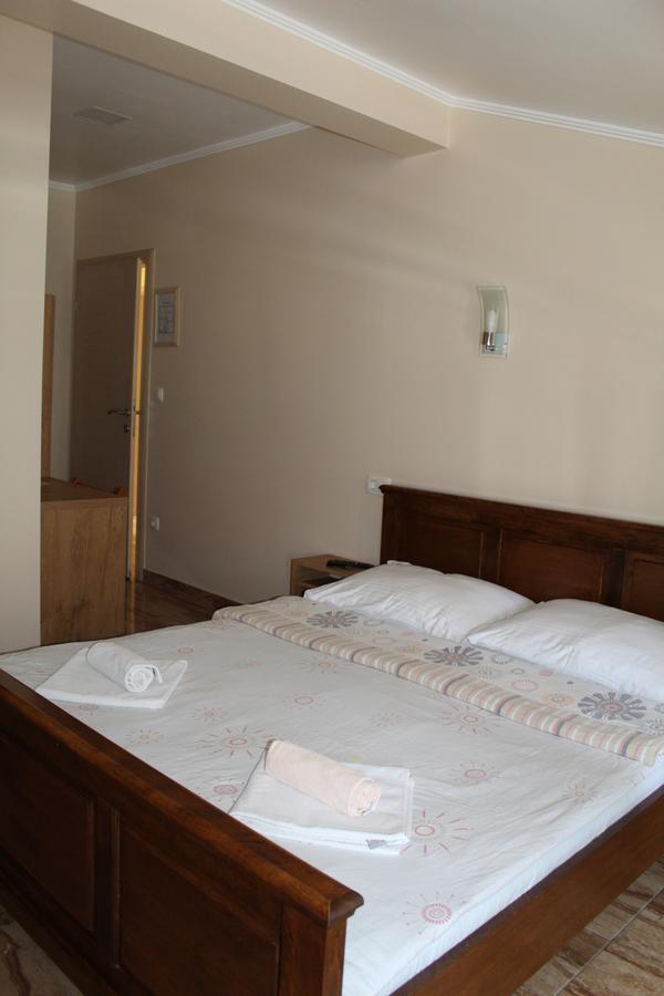Bed and Breakfast Prenociste "Magnus" Slavonski Brod Exterior foto