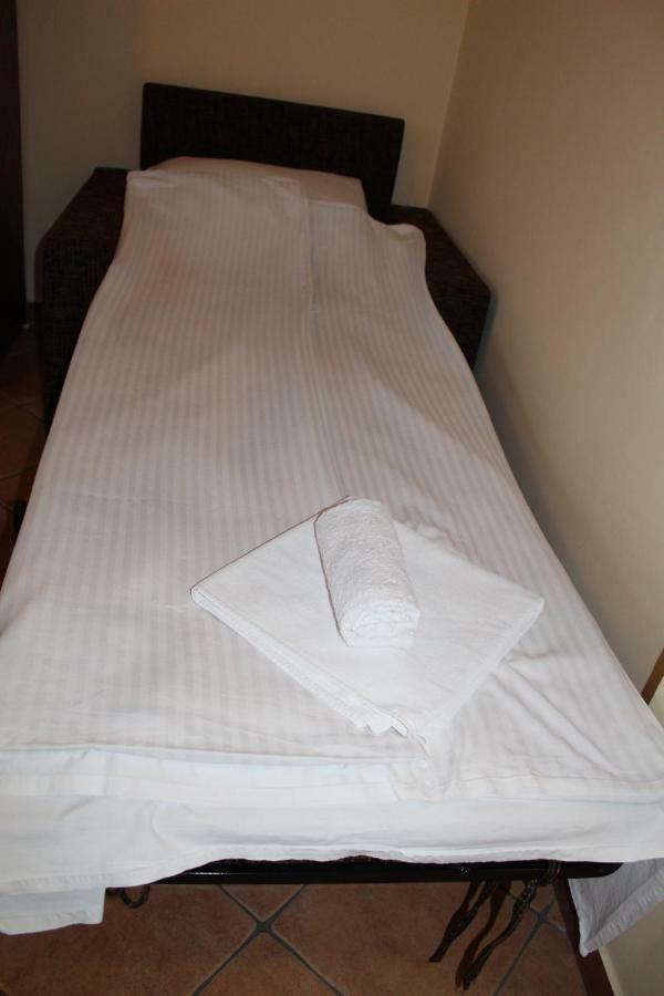 Bed and Breakfast Prenociste "Magnus" Slavonski Brod Exterior foto