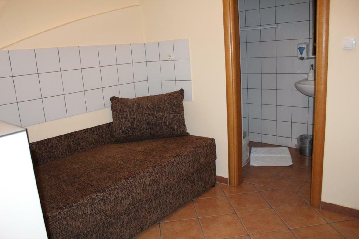 Bed and Breakfast Prenociste "Magnus" Slavonski Brod Exterior foto