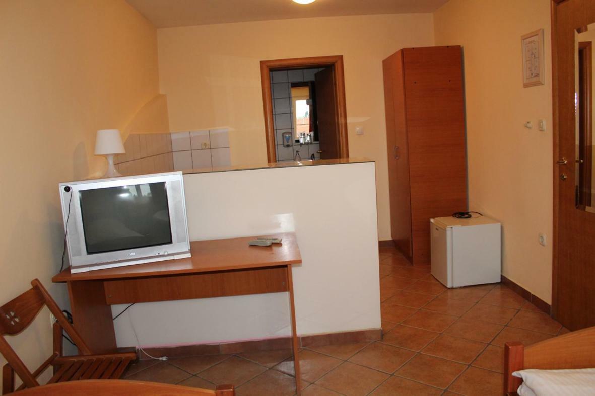Bed and Breakfast Prenociste "Magnus" Slavonski Brod Exterior foto