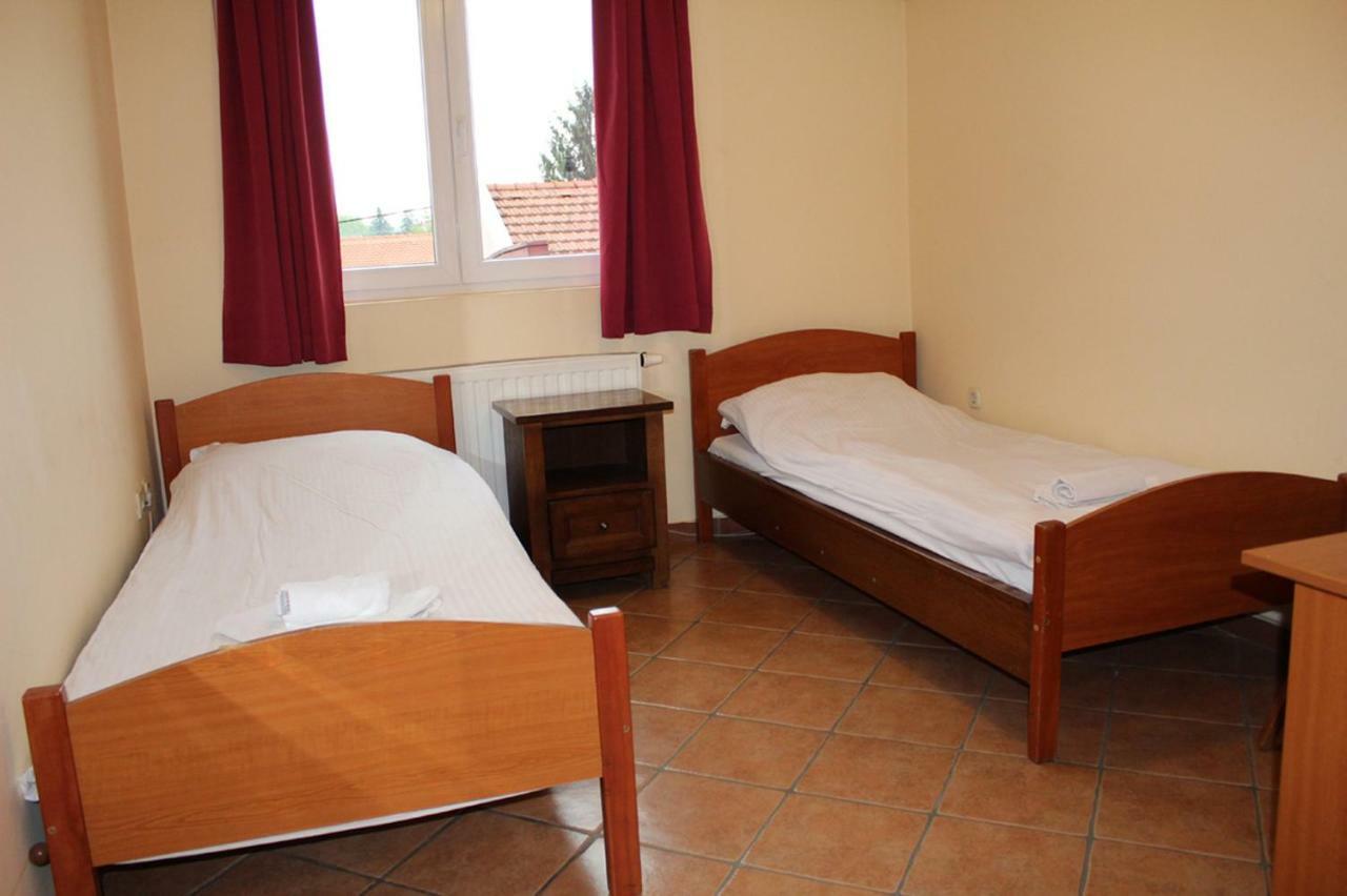 Bed and Breakfast Prenociste "Magnus" Slavonski Brod Exterior foto